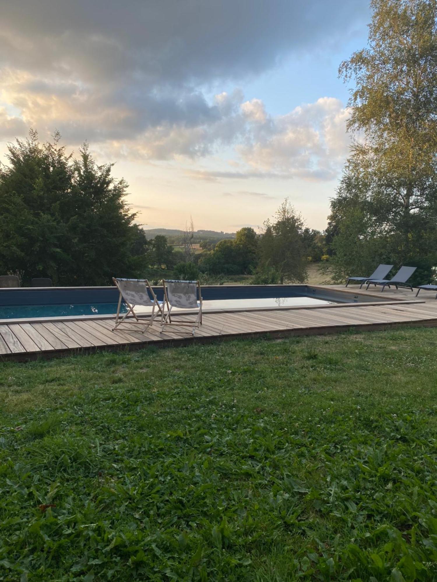 Une Pause En Correze Sarroux Luaran gambar